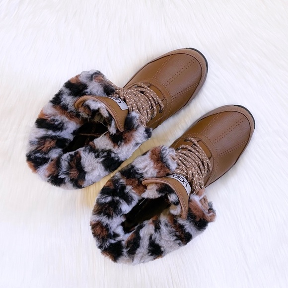 UGG Women’s Zaylee Leopard Waterproof Chestnut Leather Boots - Picture 3 of 9